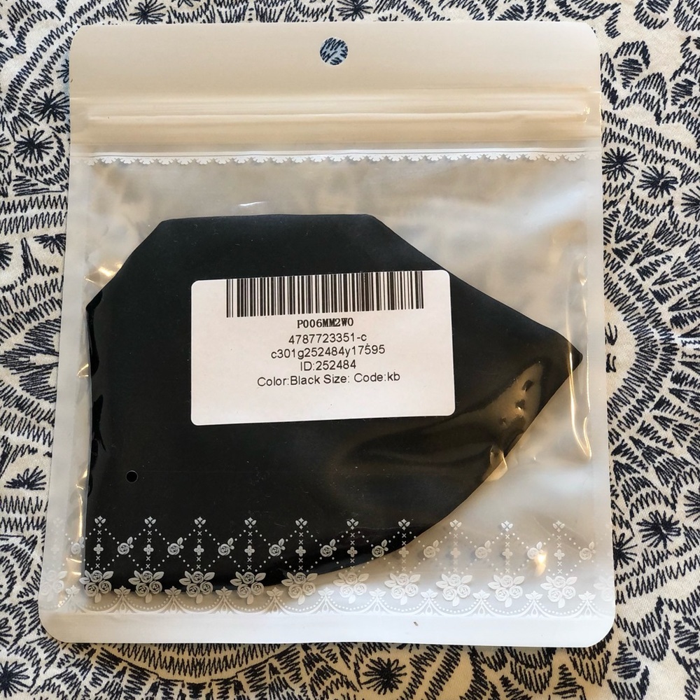Face Masks Set - NWT - Picture 6 of 6